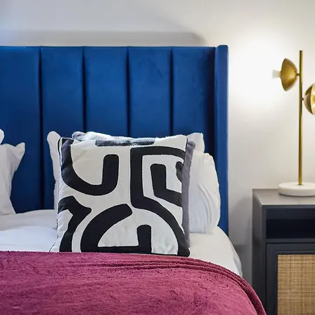 Apartment Host & - The Signature
